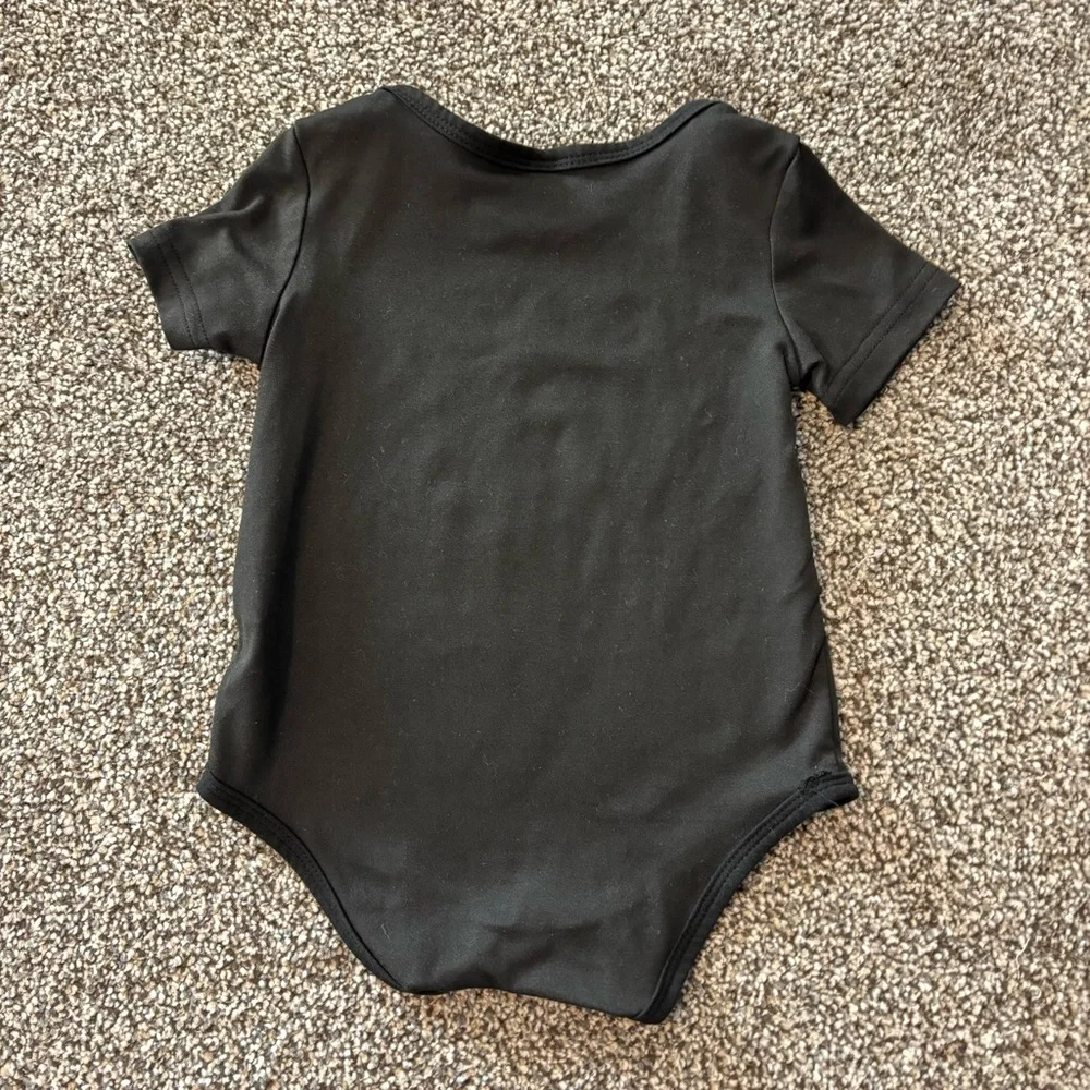 FRIENDS Sitcom “How You Doing” Graphic One Piece Onsie Baby Girl Boy Size 3-6 mo